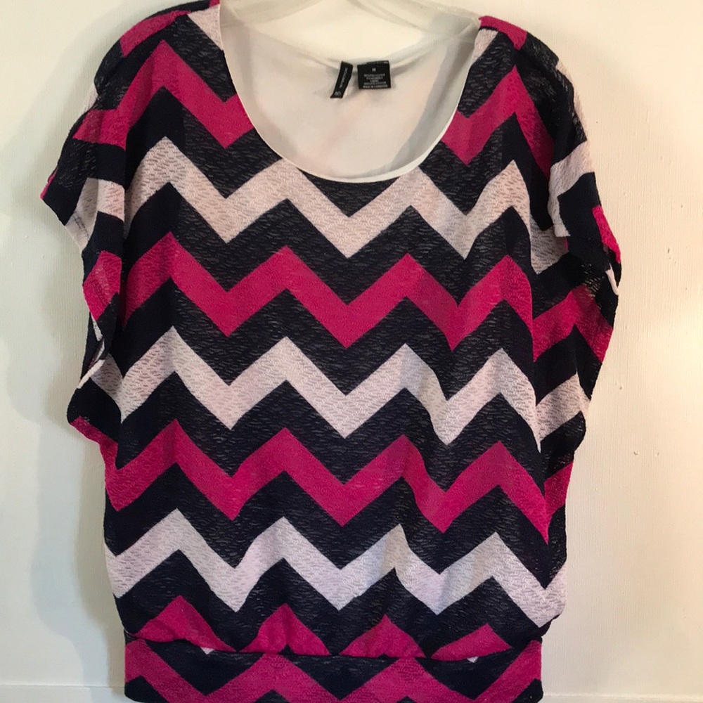 New Directions Chevron Lined Top Medium